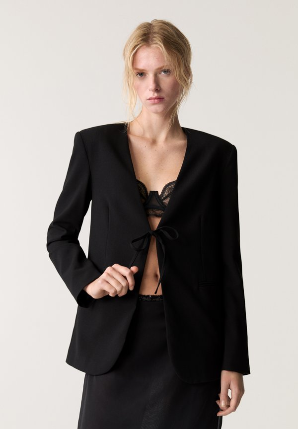 WITH BOW DETAIL  - Blazer