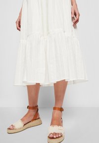 Pepe Jeans Vestido informal - off-white