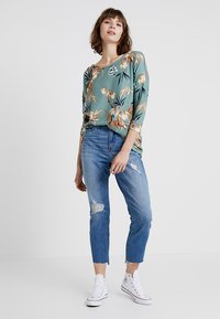 ONLY ONLELCOS AOP JRS NOOS - Top s dlouhým rukávem - chinois green