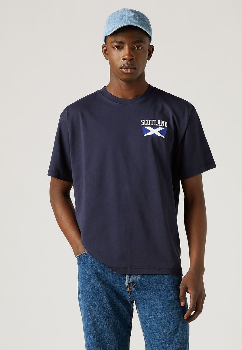 Levi's® FOOTBALL FAN TEE UNISEX - Marškinėliai su spaudiniu - navy blazer