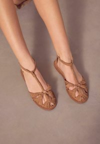Next FOREVER COMFORT HUARACHE - Szandálok - camel brown
