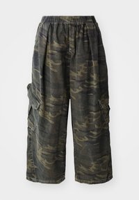 BOBBI CAMO - Cargohose - khaki