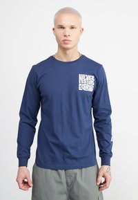 The North Face MOUNTAIN PLAY TEE - Langarmshirt - summit navy