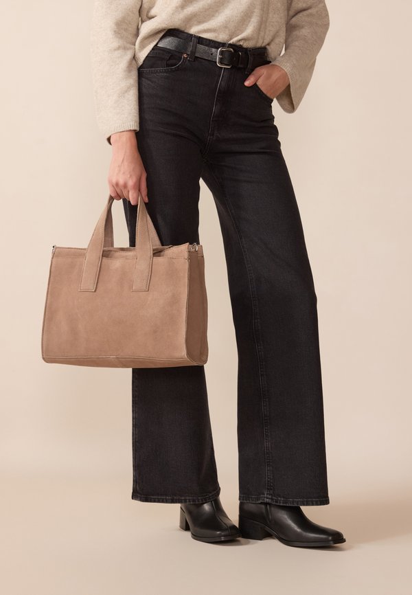 LEATHER - Handbag - taupe4