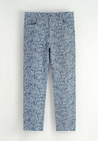 Pantalon en denim bleu avec un motif floral en bleu clair, doté de cinq poches, d'une fermeture à bouton et d'un design droit.