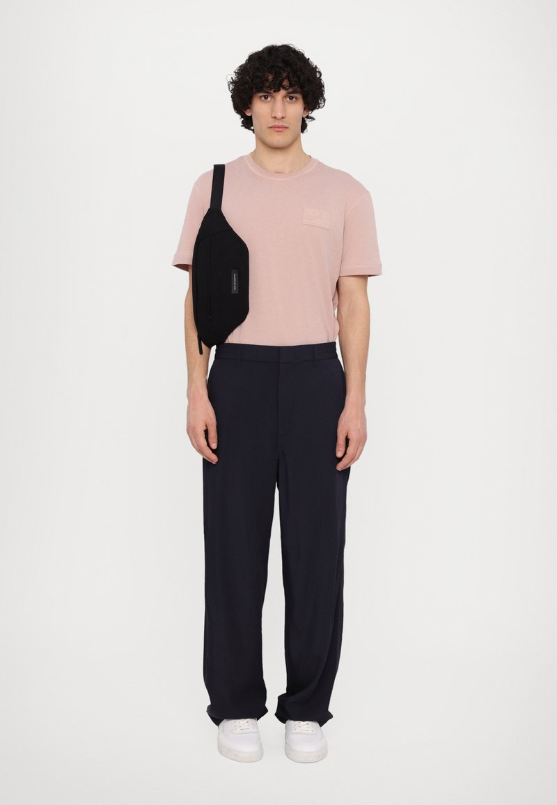Pantalon Large Emporio Armani - Taille 46 Femme - Noir Viscose - Occasion Très Bon état
