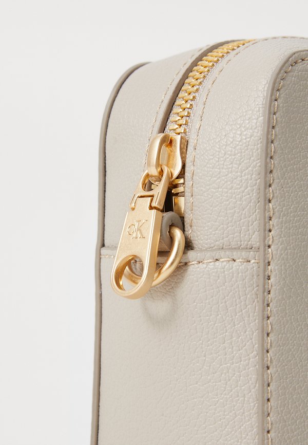 MINIMAL MONOGRAM CAMERA BAG - Cross body bag - chateau4