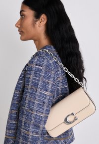 Geselecteerd, ivory