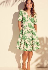 Myleene Klass PRINTED V-NECK COLLARED - REGULAR FIT - Vapaa-ajan mekko - ecru white