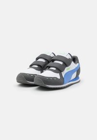 Puma CABANA RACER 20 UNISEX - Joggesko - cool dark gray/blue skies/white/pure green