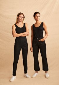 Masai Top - schwarz