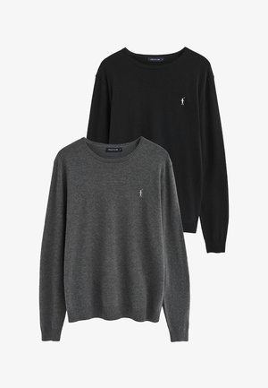 Due maglioni girocollo Polo Club, uno nero e uno grigio scuro, ciascuno con un piccolo logo ricamato di un giocatore di polo sul petto sinistro.