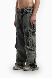 FAVELA BIG POCKET - Brīvi džinsi - black acid washed