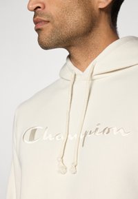 Champion ICONS TONAL HOODIE LARGE LOGO - Sweat à capuche - beige
