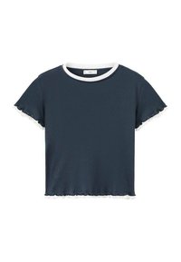 Tricou de culoare albastru închis, cu mâneci scurte, volănașe și guler alb. Textură moale, design scurt și branding minim pe eticheta interioară.