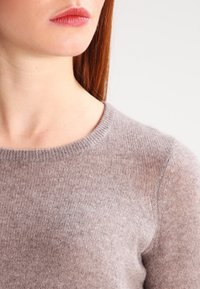 Zalando Essentials Svetr - taupe