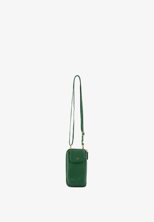 Sac bandoulière en cuir vert avec bandoulière réglable, poche avant à pression et compartiment principal zippé.