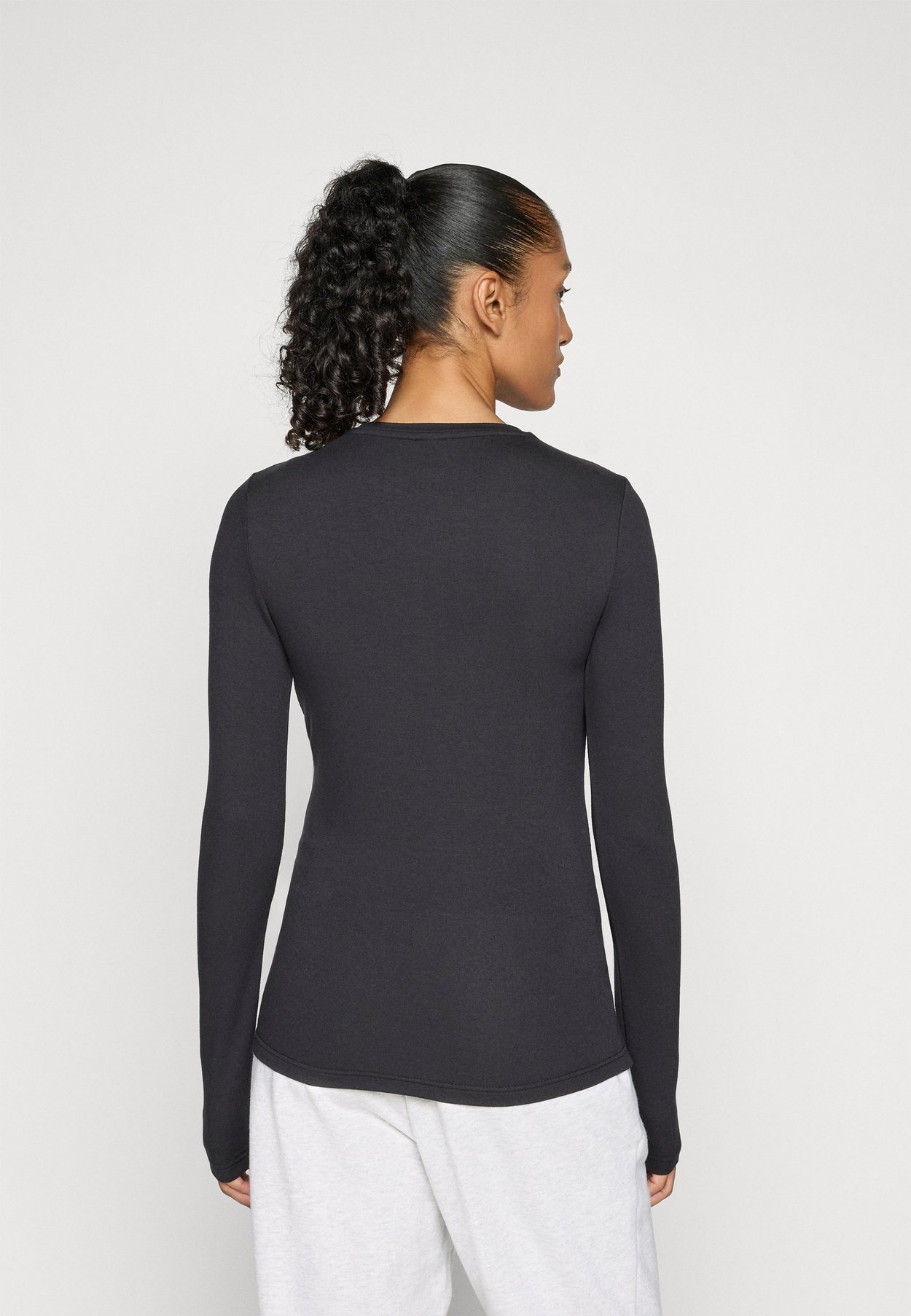 ONPFENIA SLIM TOP