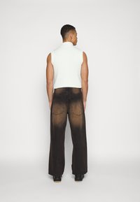 Jaded London VINTAGE COLOSSUS BAGGY  - Baggy jeans - dark brown