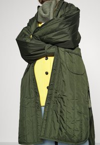 DESIGNERS REMIX Vinterfrakke - green