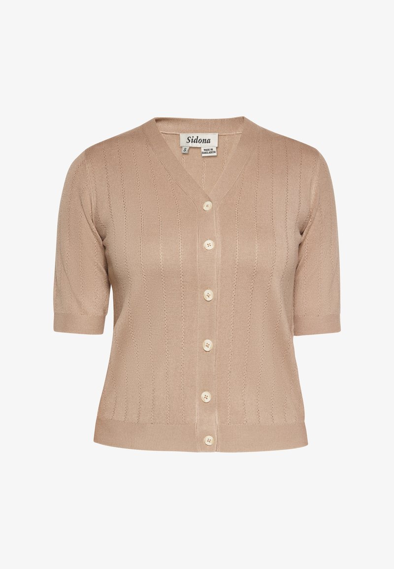 Beige kortärmad cardigan med V-krage, stickad struktur, vertikal ribbning och fem krämfärgade knappar fram. Tillverkad av mjukt material.