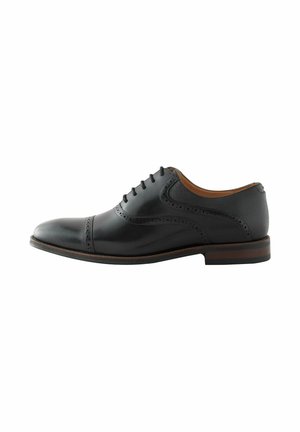 Next REGULAR FIT-OXFORD TOECAP - Zapatos de vestir con cordones - black