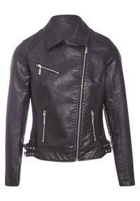 Giacca in pelle nera da motociclista con zip frontale, design asimmetrico, tasche con zip sul petto e ai lati, e accenti in metallo.
