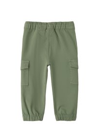 Pantaloni cargo verdi con una cintura elastica, polsini affusolati e due tasche laterali. Tessuto resistente con una texture liscia, adatti per un abbigliamento casual.
