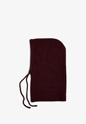 Copricapo in tessuto a maglia bordeaux con una parte superiore arrotondata e legature laterali. Materiale morbido e testurizzato con un design semplice.