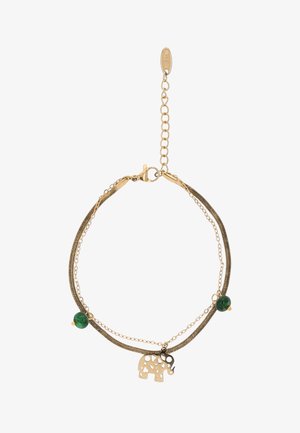 Goldfarbiges, geschichtetes Armband mit grünen Perlen und einem ausgeschnittenen Elefanten-Anhänger, ausgestattet mit einem verstellbaren Kettenverschluss.