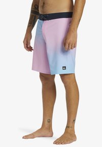 Quiksilver Plavecké šortky - prisim pink