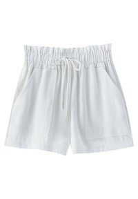 Białe bawełniane szorty z elastycznym paskiem i sznurkiem, dwoma przednimi kieszeniami oraz luźnym krojem.