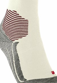Calzini alti fino al ginocchio con una base crema e un design a righe bordeaux, tallone e punta grigi, tessuto elegante e sottili accenti texture.