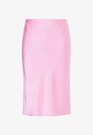 Jupe crayon en satin rose avec une taille ajustée et un ourlet au genou, présentée sur fond blanc.