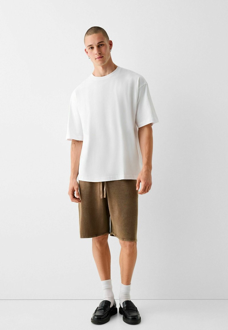 Bershka Shorts donkerbruin Bershka Shorts donkerbruin