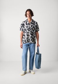 Jack & Jones JORLUKE FLOWER - Camisa - sky captain