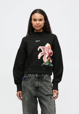 - Bluza