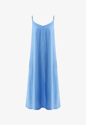 Hellblaues ärmelloses Kleid mit V-Ausschnitt, fließendem Design und weicher Textur. Das Kleidungsstück hat dünne Träger und eine lockere Passform.