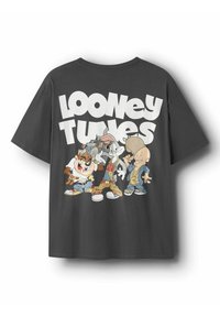 Harmaa puuvillapaita, jossa on värikäs painettu graafinen kuva Looney Tunes -hahmoista ja rohkeaa valkoista tekstiä, jossa lukee "LOONEY TUNES" takana.