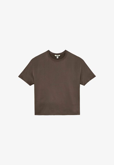 Dark brown short-sleeve crew neck T-shirt laid flat, showing a simple, classic cut and fabric texture.