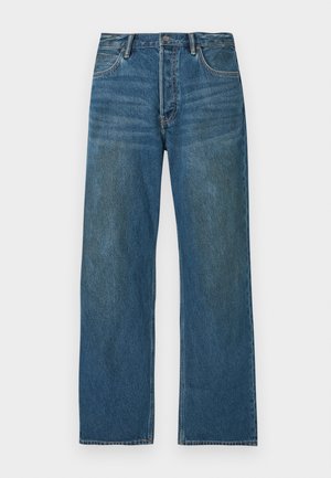 Jeans de denim azul de cintura alta, com pernas retas, fechamento por botão, bolsos frontais e detalhes desbotados nas coxas e joelhos.