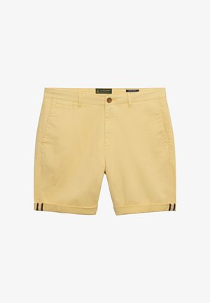 Gelbe Baumwollshorts mit Fronttaschen, Knopfverschluss, Gürtelschlaufen und kleinem gestreiftem Detail an den umgeschlagenen Säumen.