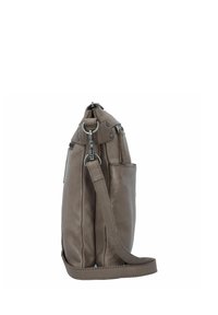 Borsa a tracolla in pelle grigia caratterizzata da una forma slanciata, chiusure con zip e tracolla regolabile con dettagli in metallo e tasche laterali.