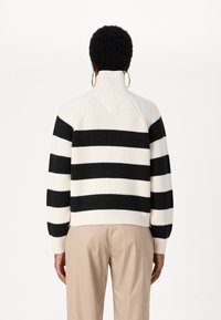 Tommy Jeans MOCK NECK BADGE  - Maglione - black