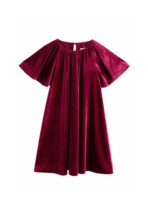Robe en velours bordeaux avec de courtes manches flottantes, un col froncé et une ouverture en clé à l'arrière, présentant une silhouette A-line ample.