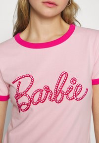 Wrangler RINGER TEE - T-shirt med print - barbie pink