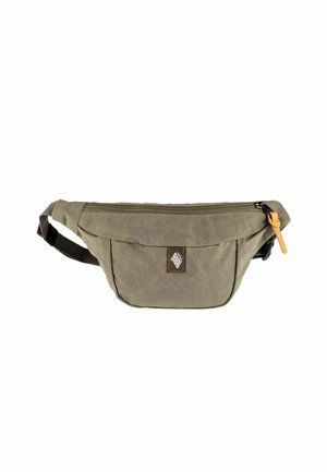 Compact olijfgroene heuptas met voorvak, bovenrits, verstelbare zwarte band en een klein wit geometrisch logopatch.