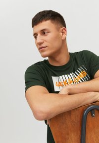 Jack & Jones JJECORP LOGO TEE PLAY O NECK - Marškinėliai su spaudiniu - mountain view
