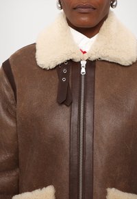 Paul & Joe MANTEAU - Odinis švarkas - marron