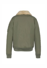 Giacca bomber verde oliva con collo in pelliccia sintetica, polsini e orlo a costine. Presenta una tasca laterale sul maniche sinistro. Texture liscia.